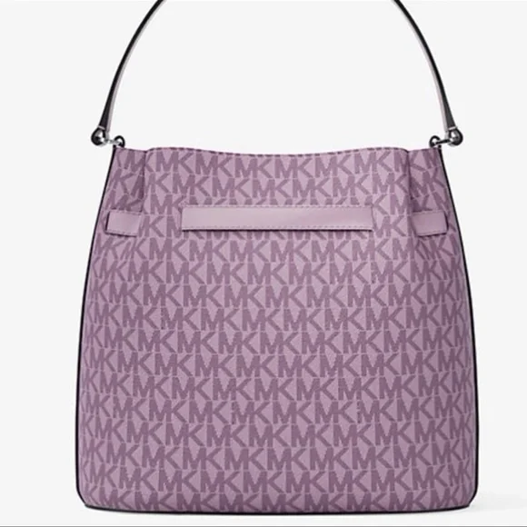 MICHAEL KORS Carson Md Sign Logo Convertible Bucket Cross Shoulder
Lt Quartz
NWT - Picture 3 of 16